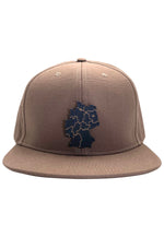 Lade das Bild in den Galerie-Viewer, snapback cap gröbenstädt |holz| hellbraun | deutschland schwarz